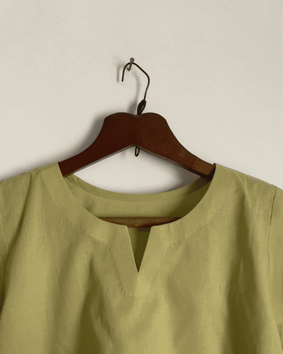necklines (1).png